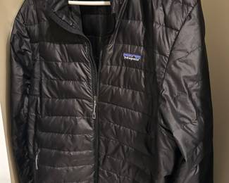 Patagonia men's Large puffer coat