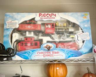 Rudolph the Red-Nosed Reindeer Christmas Town Express train set