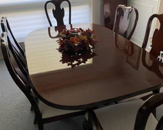 Drexel Table without leaf.