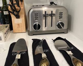 4 Slice Toaster, Knife Set, Dansk Serving Pieces