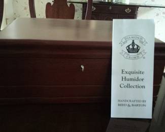 Diamond Crown Humidor with lock. Very good condition. Slight blemish near handle. 16 x 12 x 5"