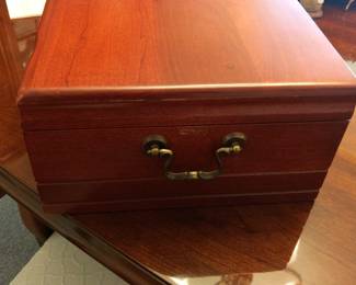 Diamond Crown Humidor with lock. Very good condition. Slight blemish near handle. 16 x 12 x 5"