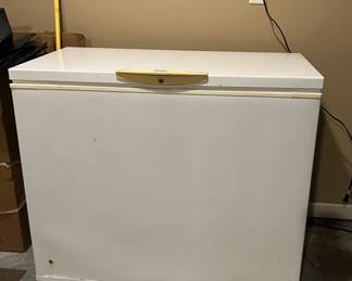 Kenmore chest freezer $50