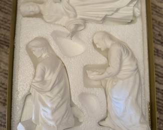 Lenox Creche / Nativity Scene. Set Includes 13 Pieces. Photo 2 of 3.