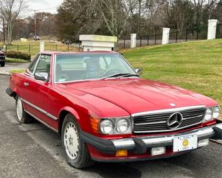 1989 Mercedes 560 -not currently in running condition