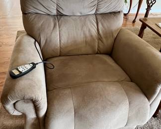 eMoMo electric recliner with heat and massage