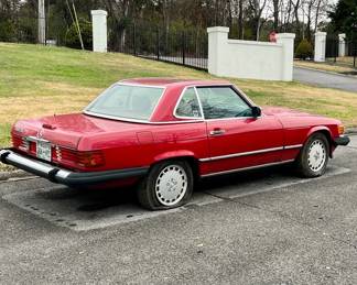 1989 Mercedes 560 -not currently in running condition