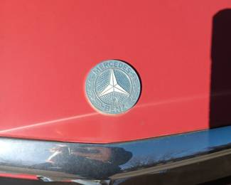 1989 Mercedes 560 -not currently in running condition