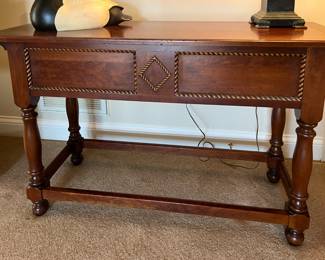 Accent table