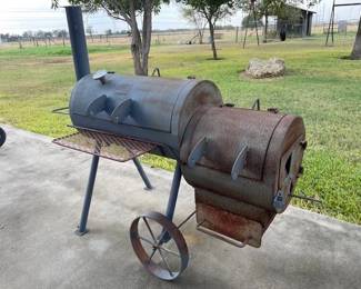 BBQ cooker on wheels