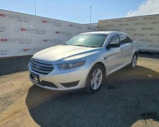 384  2016 Ford Taurus 