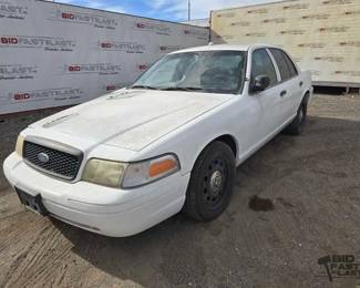 512  2009 Ford Crown Victoria 