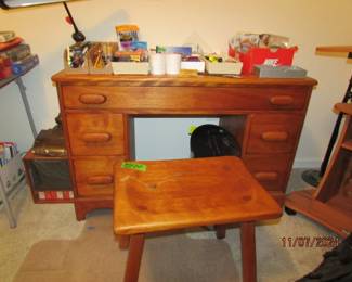 maple vanity/kneehole desk with bench seat