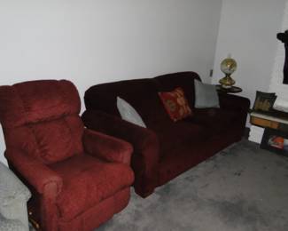 Large comfy recliners, and sofa, clean and neat, and so game worthy.  After all we are in Dearborn, and the Lions games should be watched