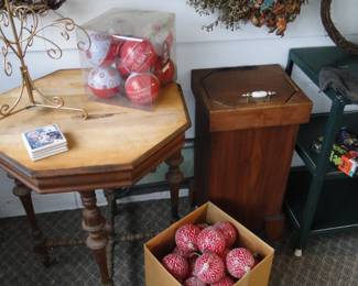 Wonderful items for the holidays and vintage days too