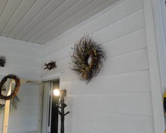 Random wreath on wall