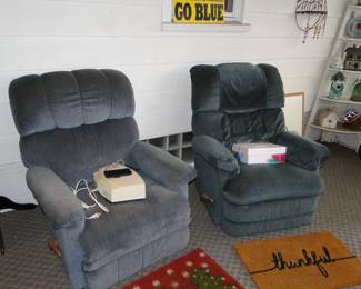 Pair of comfy chairs, great for any mancave, or lower level