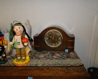 Vintage mantel clock, more of an art deco, clock with a slight nod to Mid Century Modern 