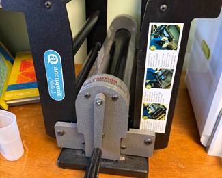 Accuquilt Machine & Inserts