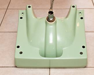 Vintage Mint Green Wall-Mounted Jadeite&nbsp;Style Bathroom Sink in Excellent Condition!
