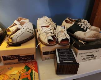 Wonderful 1930s handmade leather children shoes with box