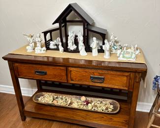 Mission Style 2 Drawer Side Board/Entry Table