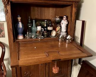 Oak Chest with barware. World's Fair Six Pack, Brass Bowls, Vintage lamps