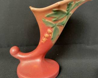 Vintage Roseville Bleeding Heart Cornucopia Vase
