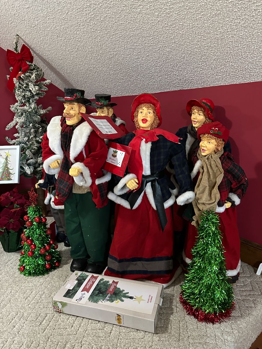 4’ tall vintage Carolers, 7 total 