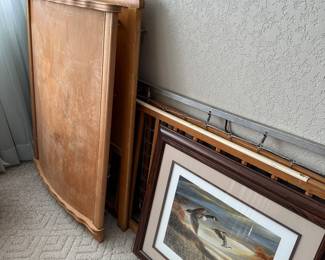 Antique baby crib and duck
Picture 