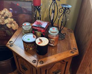 Vintage solid
Wood octagonal shape end table 
