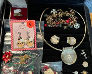 Jewelry including Christmas jewelry
