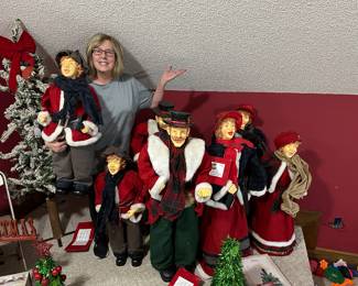 Vintage tall Carolers 4’, 7 total… 2 men, 2 women, 1 girl, 2 boys 