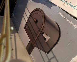 Bellevue Mailbox New in Box