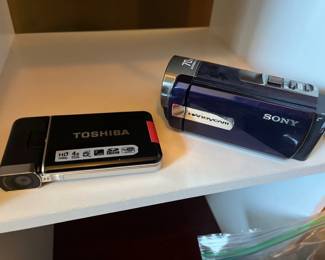 SONY Handycam TOSHIBA Camileo S20 1080p HD Pocket Digital Camera
