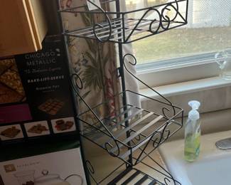 Metal 3 Tiered Wall Hanging Shelves