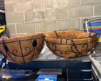 Black Metal Hanging Basket with AquaSav Coco Liner