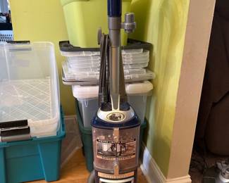 Shark Navigator Lift Away Deluxe Upright Vacuum