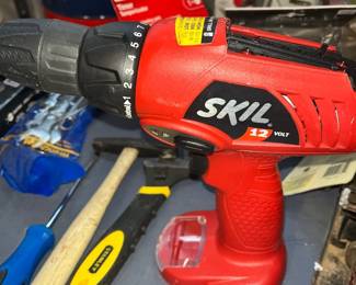 2466 SKIL 12v Working Cordless Drill with Battery