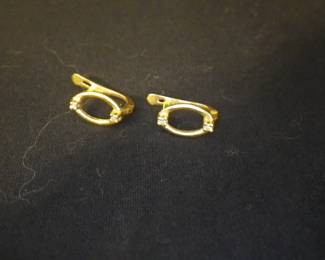 18K and diamond earrings