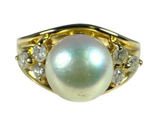 14kt Yellow Gold Pearl and Diamond Ring 4pt1 Grams