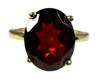 14kt Yellow Gold Garnet Solitaire Ring 4pt5 Grams