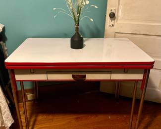 Iconic MCM porcelain farm table