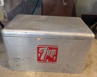 Vintage Cooler 7UP Picture 1 of 3