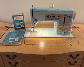 Vintage Singer Sewing Machine (works)