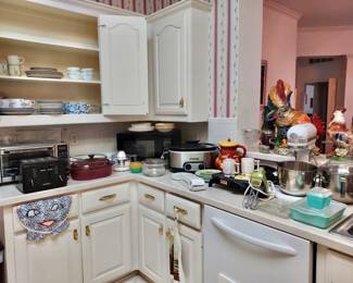 Kitchen Full + Kitchen Aid Mixer, Emeril Lagase Large Toaster Oven