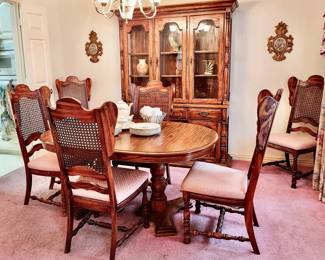 Beautiful Dining Room Set W/Leaf + China Cabinet