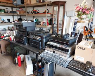 LG Super Multi DVD Player, Pioneer CD Player, Pioneer Stereo Receiver