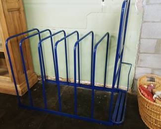 Adjustable rack