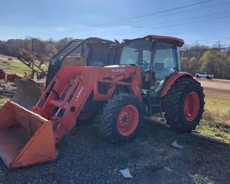 KUBOTA TRACTOR WITH LOADER